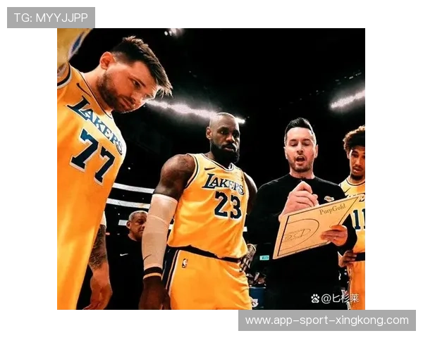 湖人内线强攻形成对方防线崩溃局面